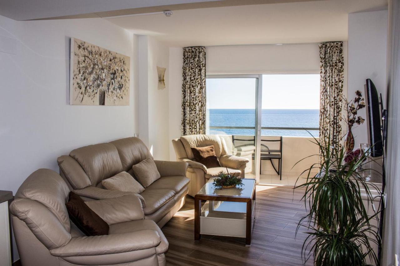 Beachfront Apartment In Fuengirola With Sea Views ภายนอก รูปภาพ