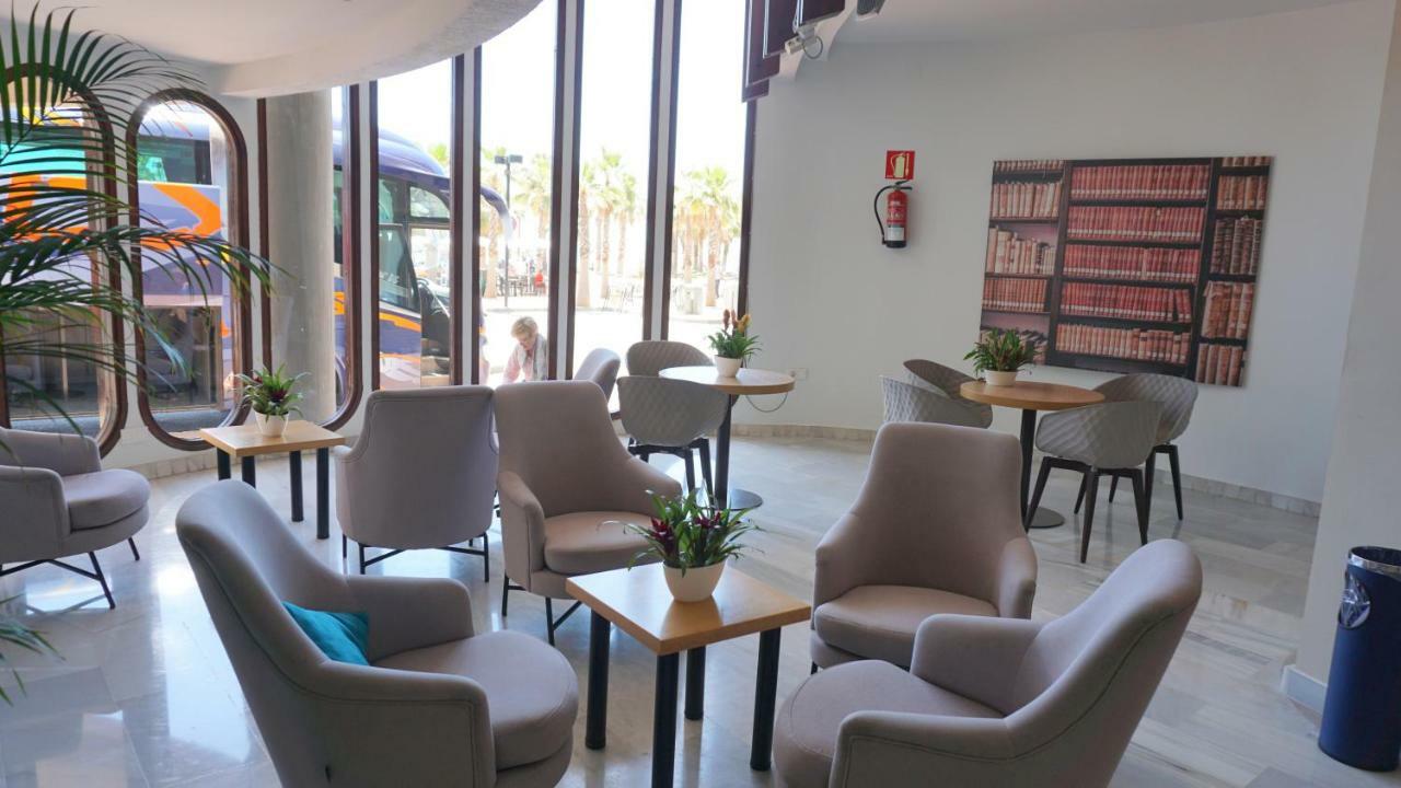 Beachfront Apartment In Fuengirola With Sea Views ภายนอก รูปภาพ