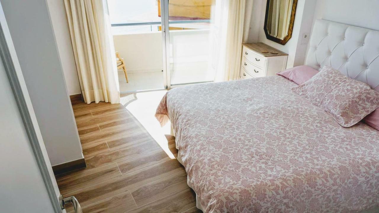 Beachfront Apartment In Fuengirola With Sea Views ภายนอก รูปภาพ